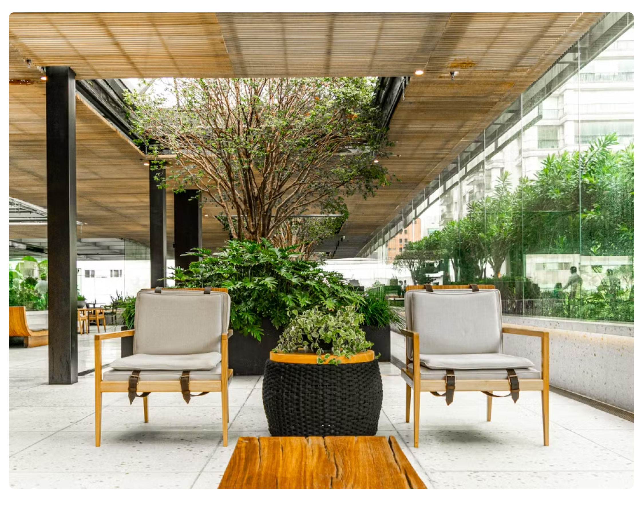 Landscaped terrace with lounge seating